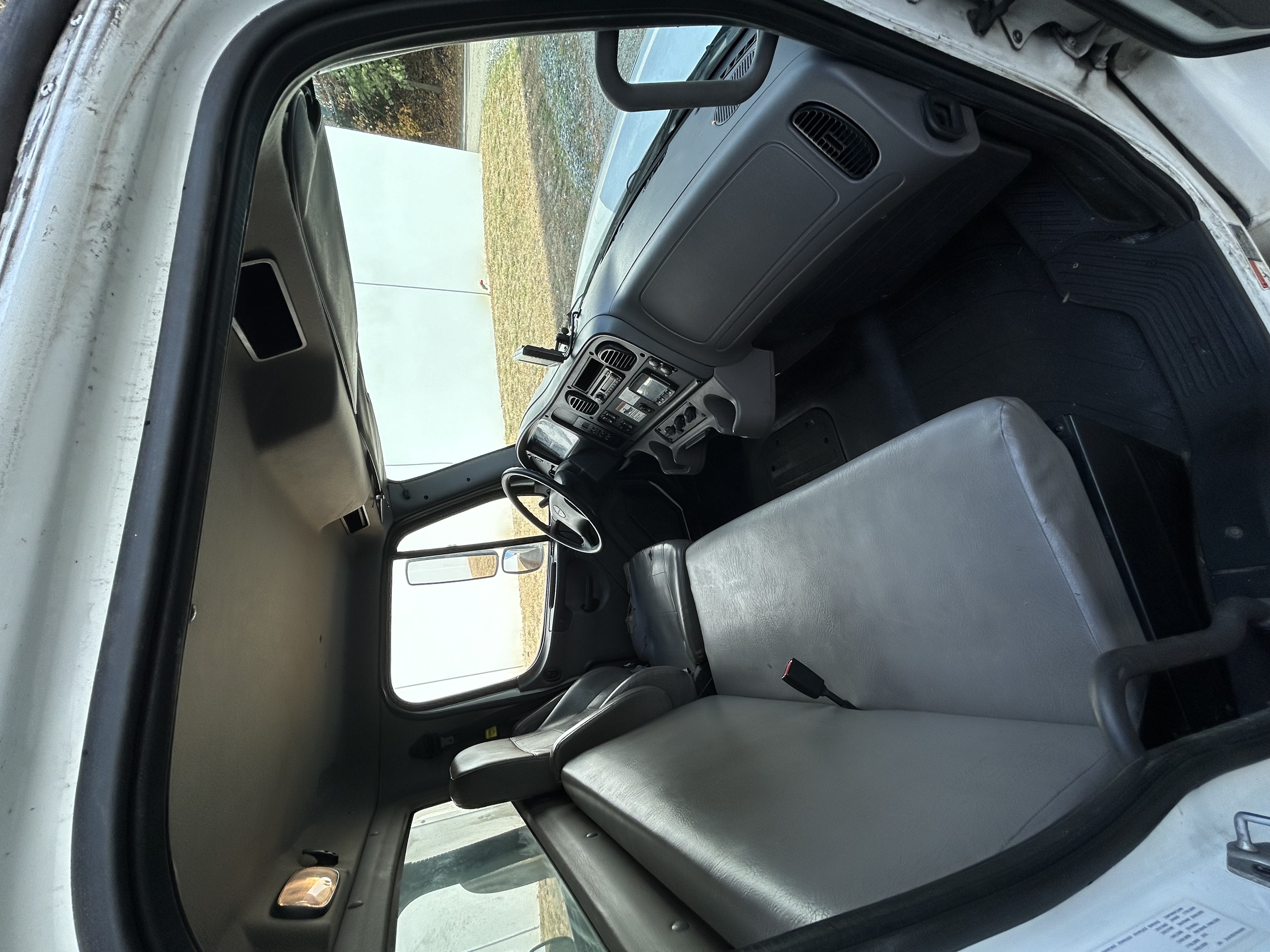 Freightliner M2 2017 - Image 10
