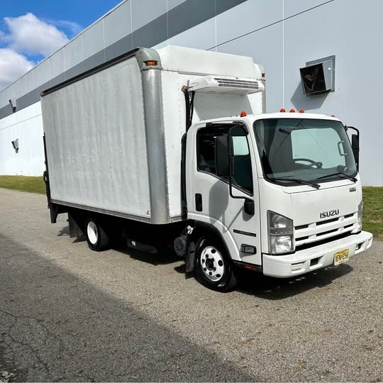 Isuzu NPR 2011 - Image 13