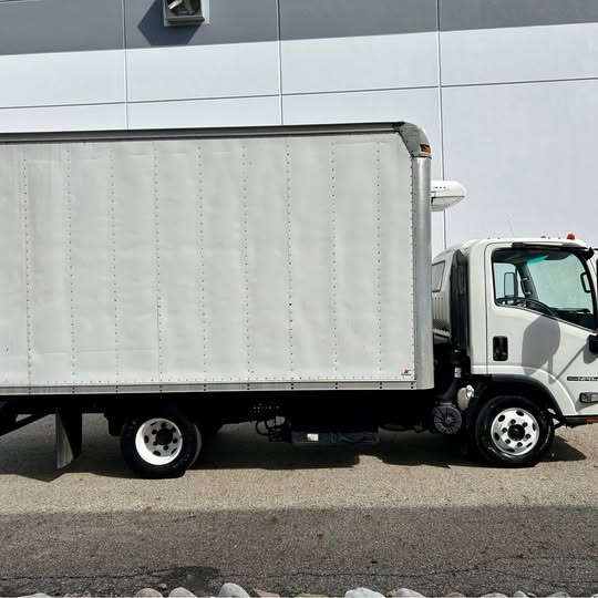 Isuzu NPR 2011 - Image 4