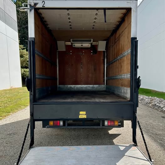Isuzu NPR 2011 - Image 6