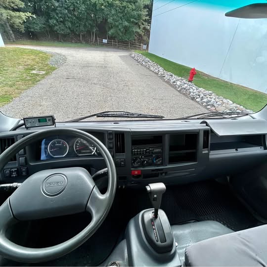 Isuzu NPR 2011 - Image 7