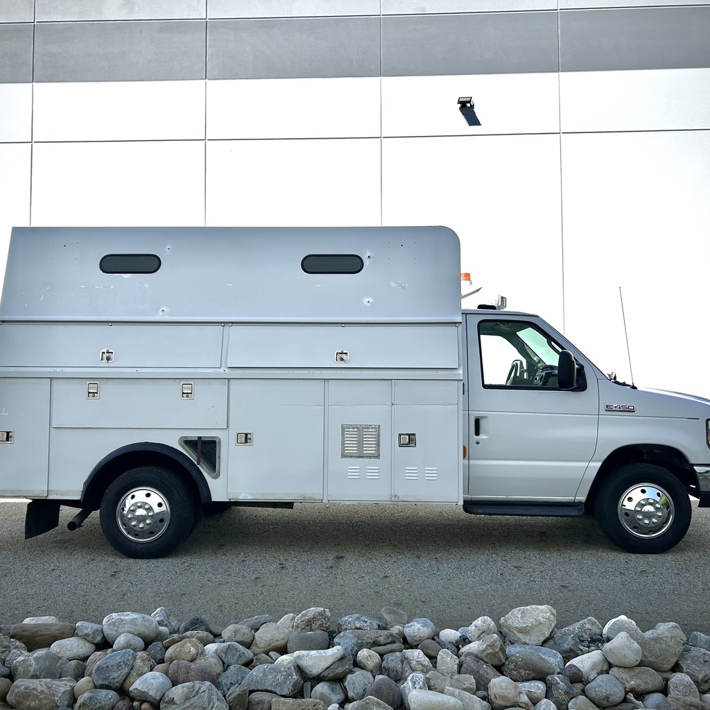 2011 Ford E450 - Image 6